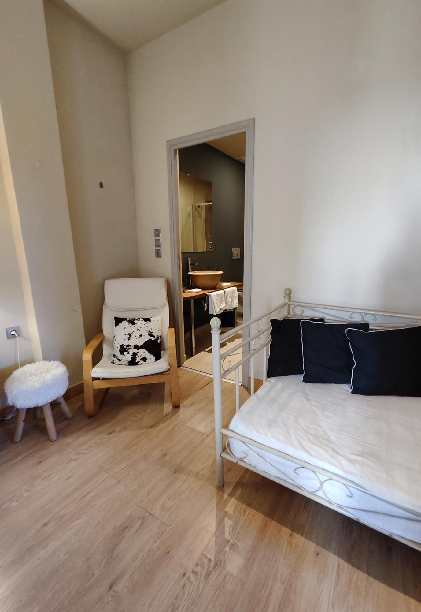 Arahova Pansion Apartment ภายนอก รูปภาพ
