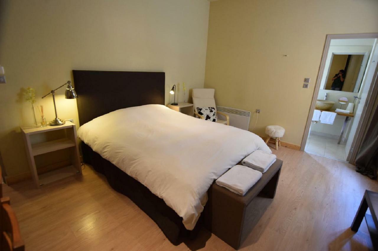 Arahova Pansion Apartment ภายนอก รูปภาพ